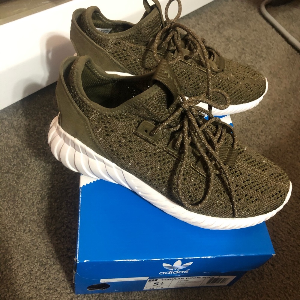 Adidas tubular doom sock sneaker